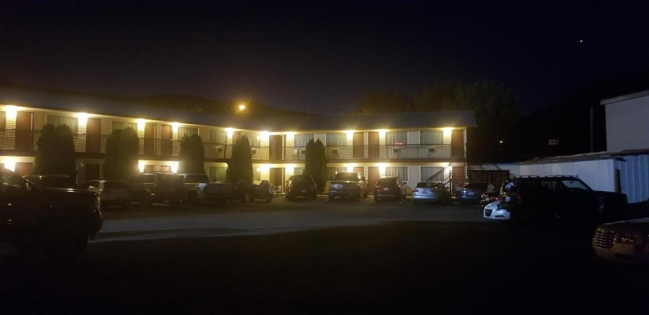 Cache Creek Inn Dış mekan fotoğraf