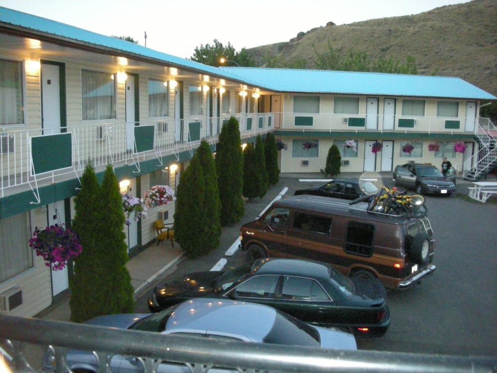 Cache Creek Inn Dış mekan fotoğraf